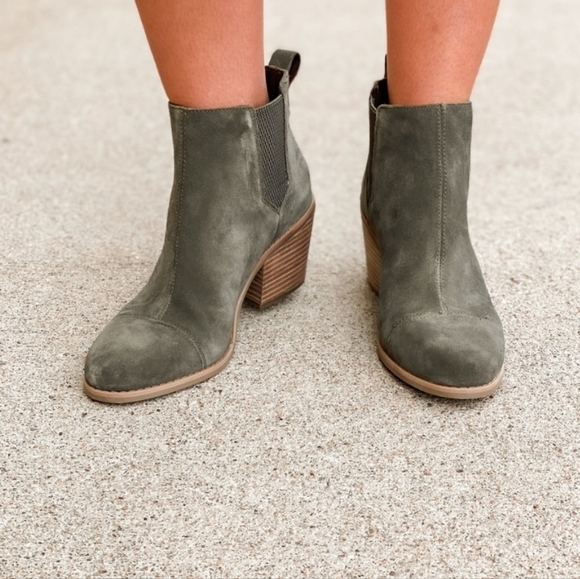 Green Western Ankle Boots Everly Suede Slip-on Shoes Ortholite 9.5 - Picture 4 of 16